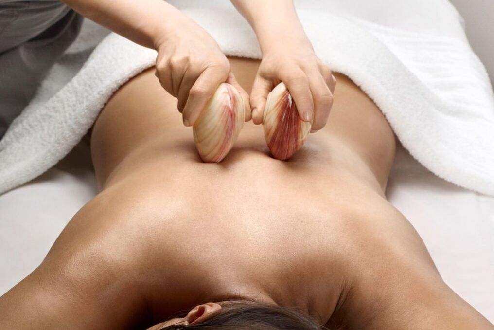 Method of removing pain in osteochondrosis - Massage